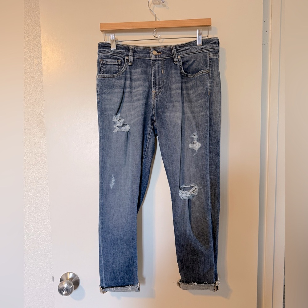 bebe Camilla capri’s, Distressed Jeans, 28